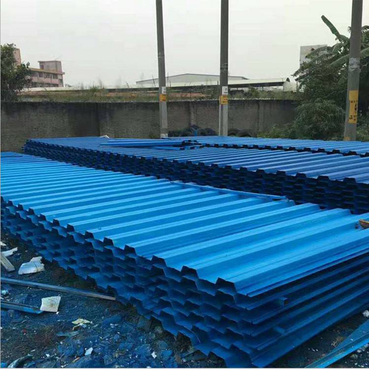 潮州建筑工地圍擋解決方案 簡(jiǎn)易鐵皮彩鋼瓦圍欄助力短期高效施工